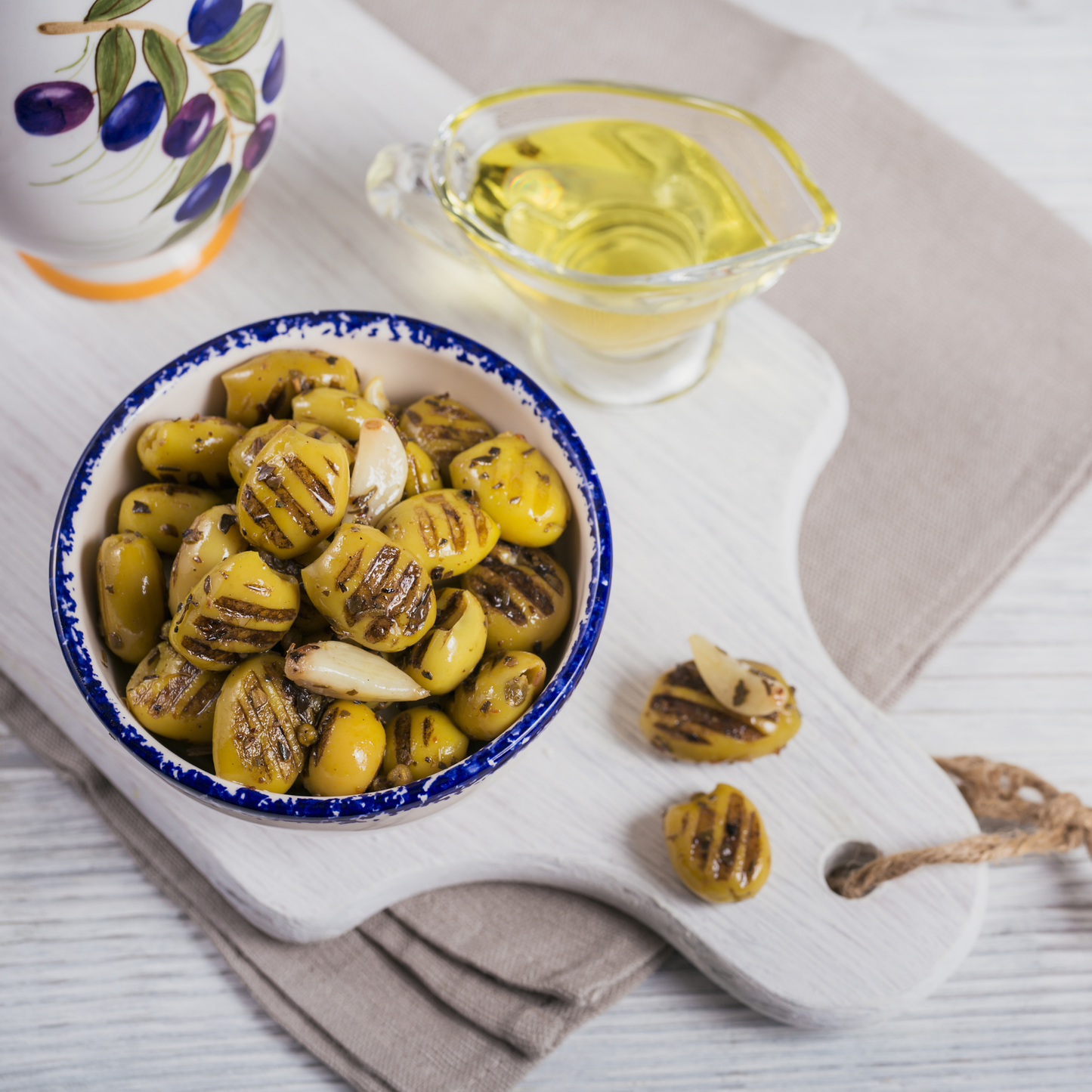 Alan Izgara Yeşil Zeytin 900gr | Çekirdeksiz Baharatlı Közlenmiş Zeytin — Naturlina Organics