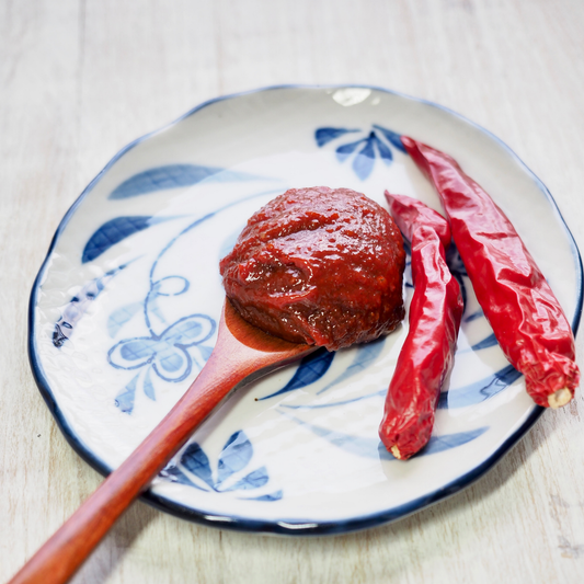 Ev Yapımı Antep Tatlı Biber Salçası | Güneşte Kurutulmuş